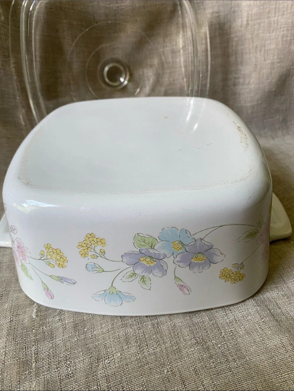 CorningWare Covered Casserole Dish - Pastel Flower Pattern 1.5 quarts